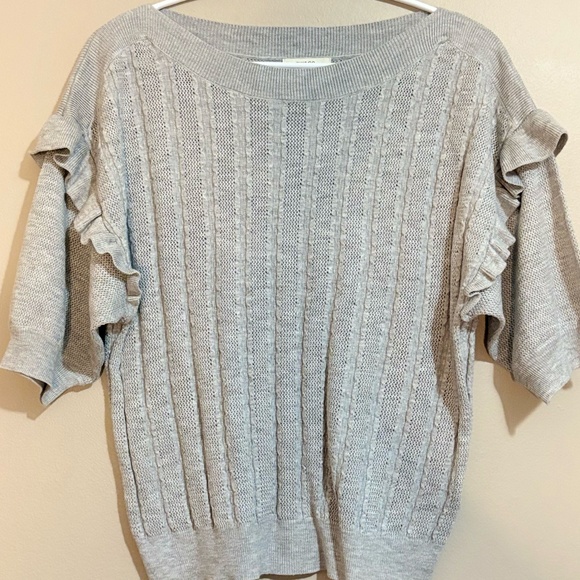 $9🎅🏼 RW&CO Lightweight Grey Knit Ruffled Drop Shoulder Short Sleeve Sweater - Picture 3 of 15